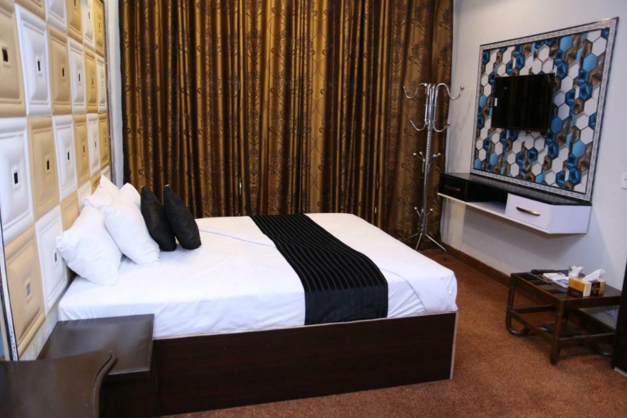 Gulberg Continental Hotel Λαχόρη Εξωτερικό φωτογραφία