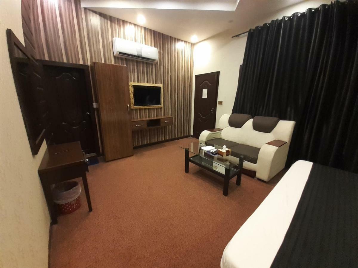 Gulberg Continental Hotel Λαχόρη Εξωτερικό φωτογραφία